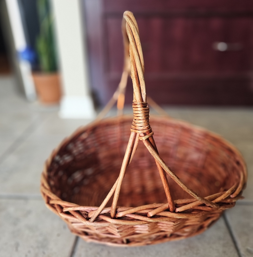 Rustic Woven Basket - Picture 2 of 16